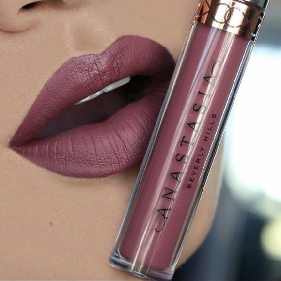 ABH Liquid Lipstick - Picture 3 of 4